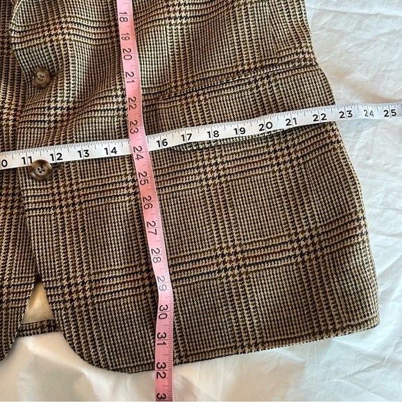 OSCAR DE LA RENTA Wool and Silk Houndstooth Tan Two Button Blazer Sport Coat 43R - Picture 10 of 16